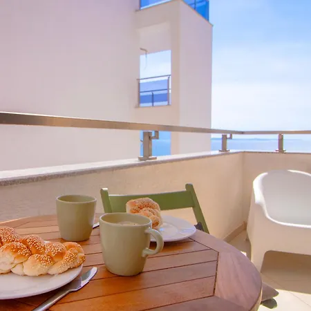 Modern Seaview アパート *